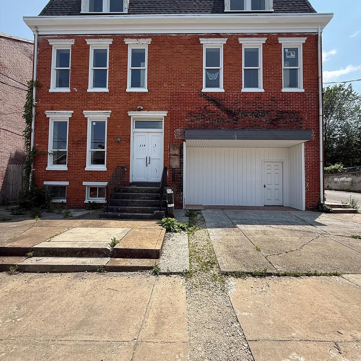 2 bed, 900 sqft, $1,100 — Photo 1
