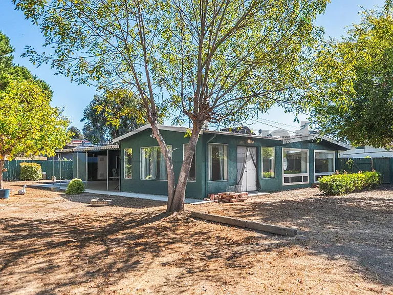 16 Tasco Ct — Photo 31