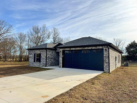 2nd image of 44 Indian Meadows Dr