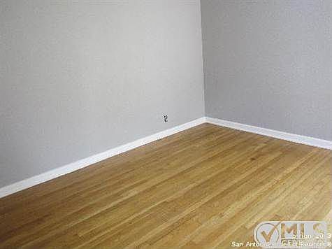 2nd image of 824 Canterbury Hill St