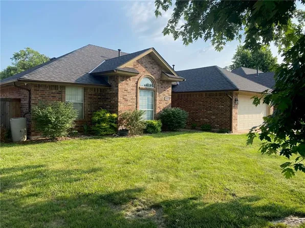 1621 George St, Edmond, OK 73003