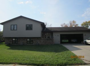 607 10th Ave W, West Fargo, ND 58078