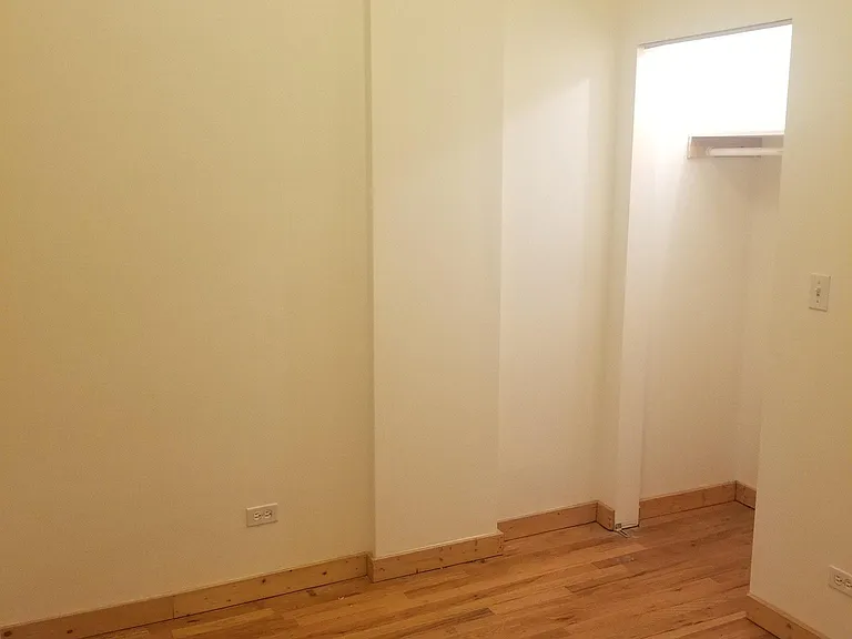 2204 W North Ave #2R — Photo 7