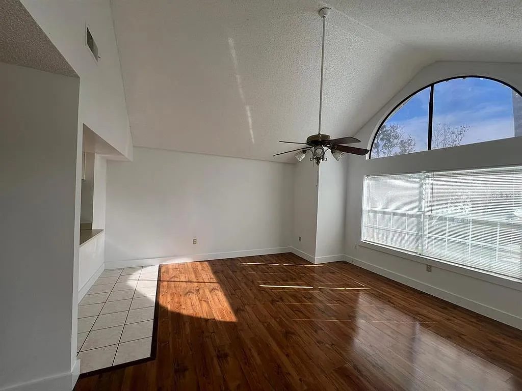 2 bed, 2.0 bath, 1100 sqft, $1,600 — Photo 3