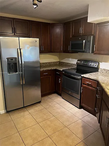 802 Constitution Dr #802B Photo 1