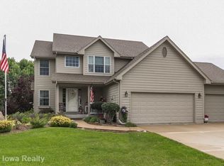 215 SW Hickory Gln, Grimes, IA 50111