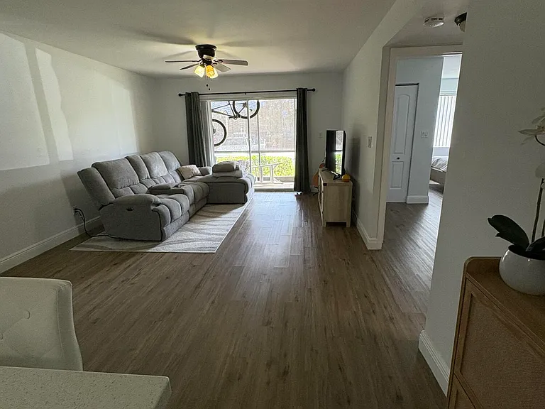 4279 NW 89th Ave #106 — Photo 3