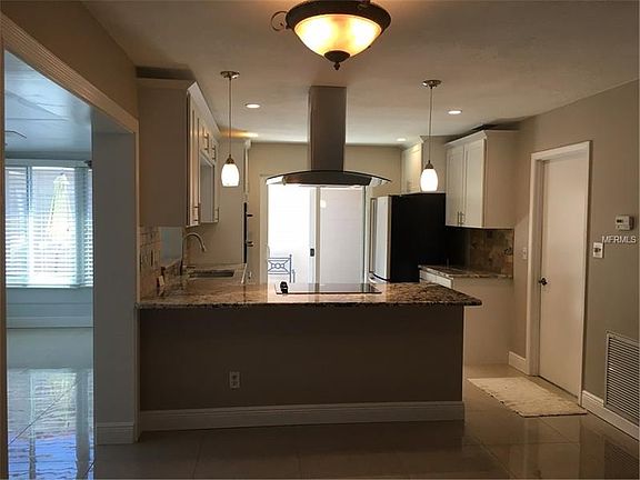 5th image of 553 Saint Tropez Cir NE