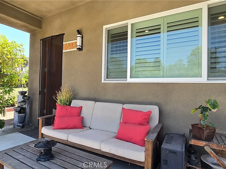 1018 La Presa Dr — Photo 6