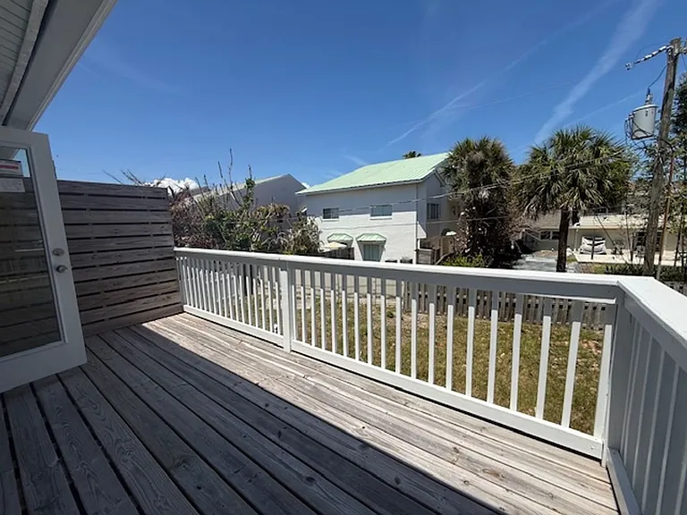 510 Jackson Ave — Photo 26