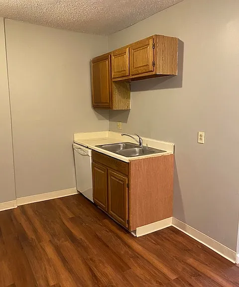 234 Coffeen St #3H — Photo 5