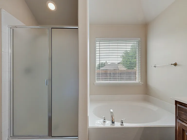 1077 Hampton Bay Dr — Photo 17