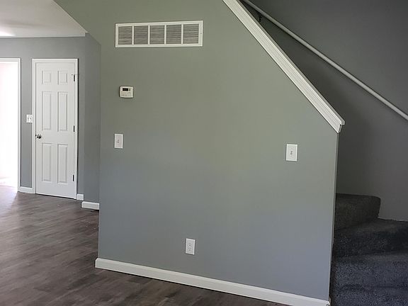 3rd image of 27937 Hanover Blvd