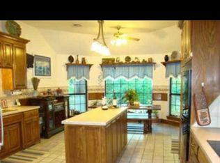 3118 NE Colonial Dr, Lawton, OK 73507