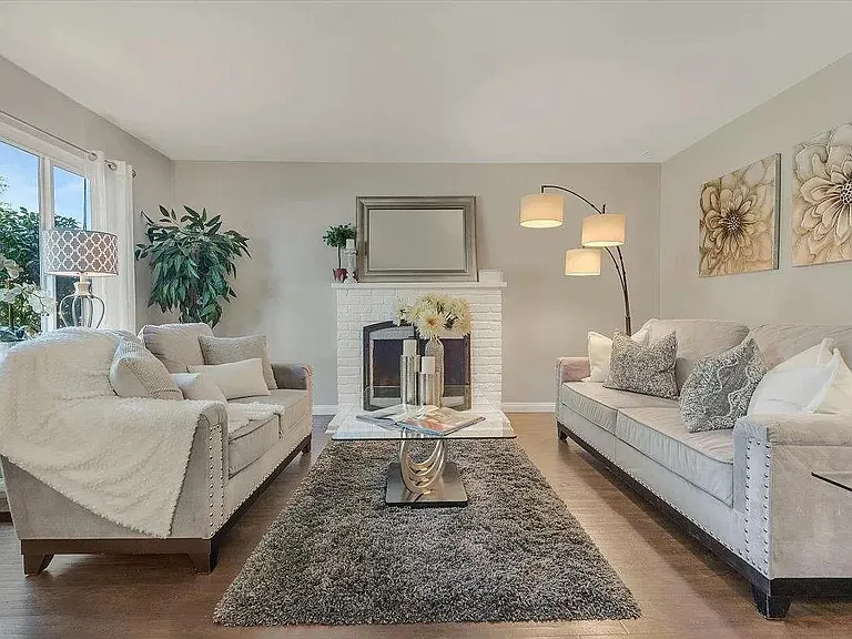 1202 Foley Ave — Photo 2