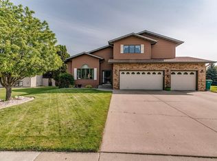 1662 Cologne Dr, Bismarck, ND 58504