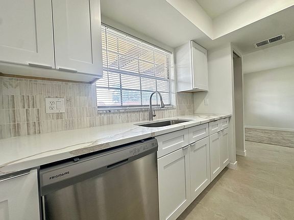 4th image of 1845 S Highland Ave APT 6-11