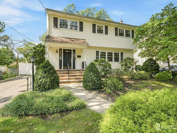 2nd image of 273 Grove Ave