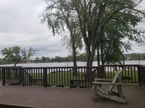 1426 Bainbridge St, La Crosse, WI 54603
