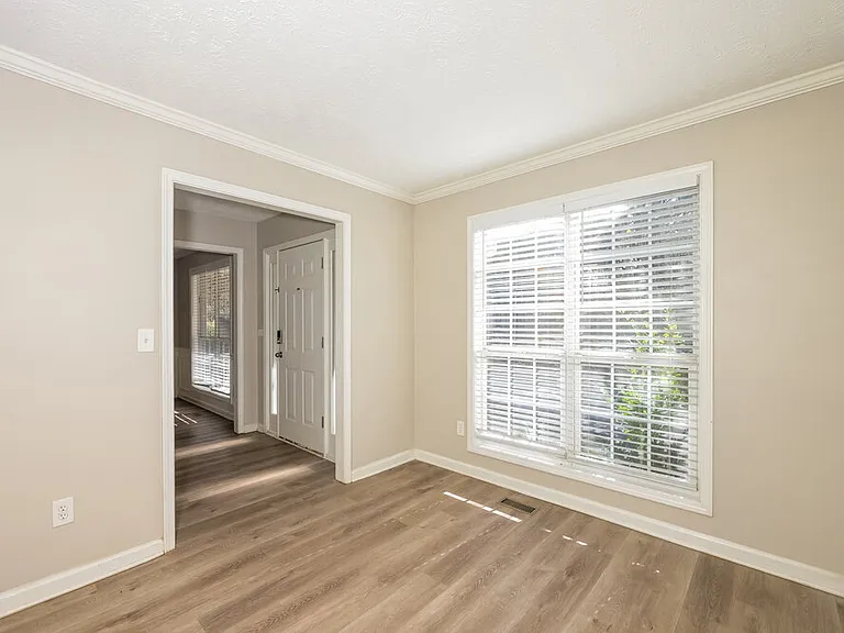 2152 Glen Hope Ln — Photo 5
