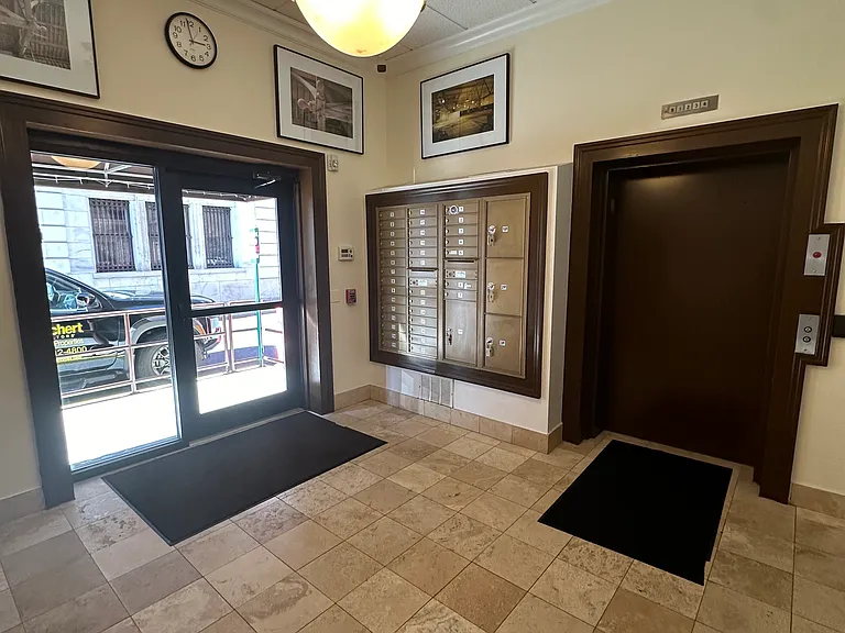 221 Glen St. — Photo 4