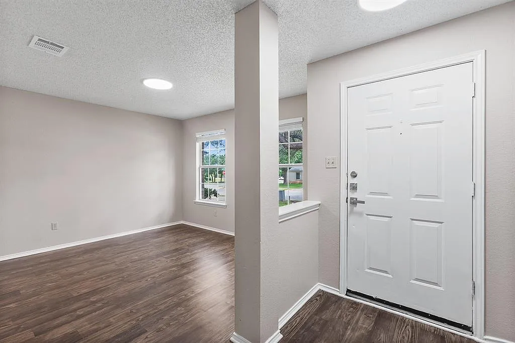 X - Tremont Drive 1306 -- Ronda- Sale - 1 — Photo 3
