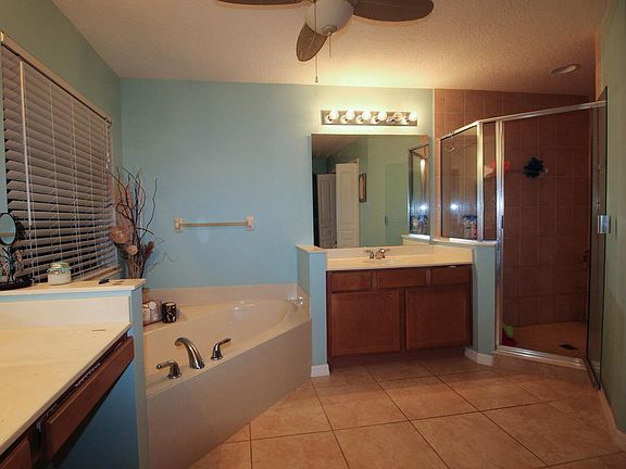 5th image of 216 Birkdale Dr
