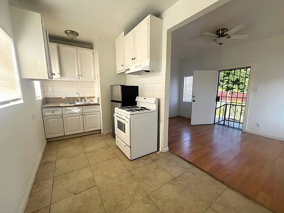 3rd image of 2444-5 Wabash Ave #1/2