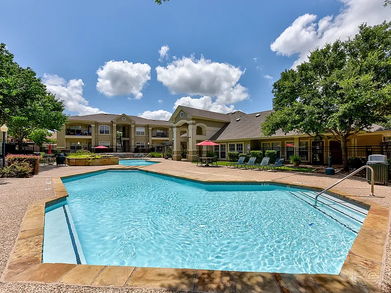 The Lodge at Lost Pines Apartments — Photo 5