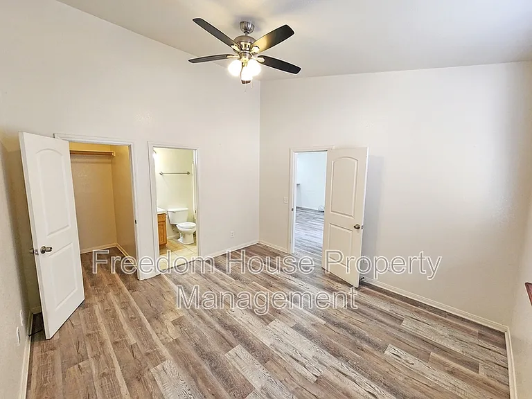 1041 Marne Ct #4 — Photo 31
