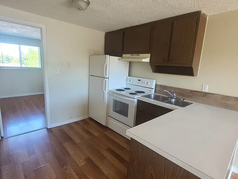 4809 Grand Blvd #5 — Photo 3