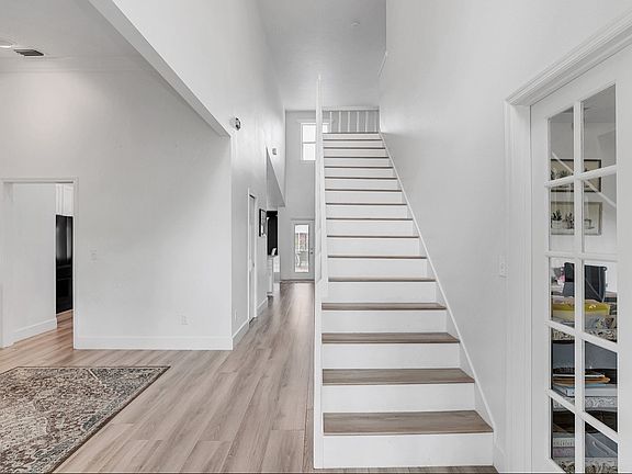 4th image of 5200 Moore St