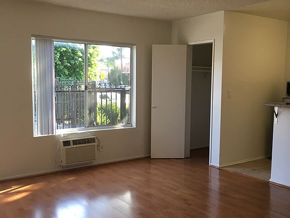 3rd image of 18555 Burbank Blvd APT 12