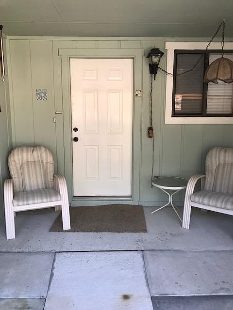1st image of 19 Lakepoint Cir