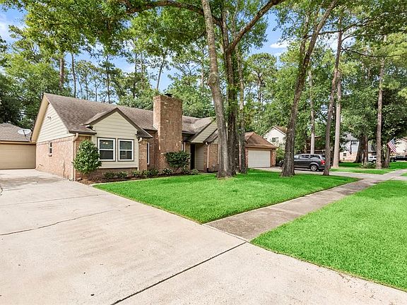 3rd image of 11842 Stillwater Dr
