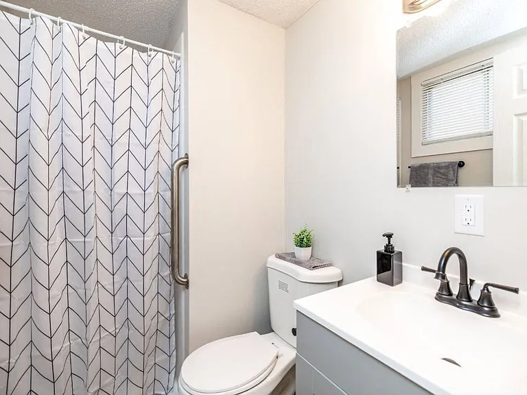 Finn Apartments — Photo 45