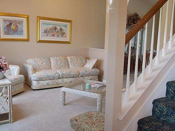 3rd image of 106 Summer Ln