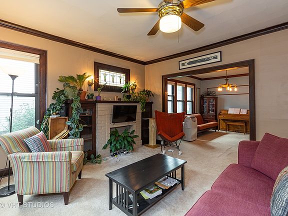 3rd image of 2604 W Carmen Ave
