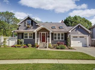 37 Laurie Blvd, Bethpage, NY 11714