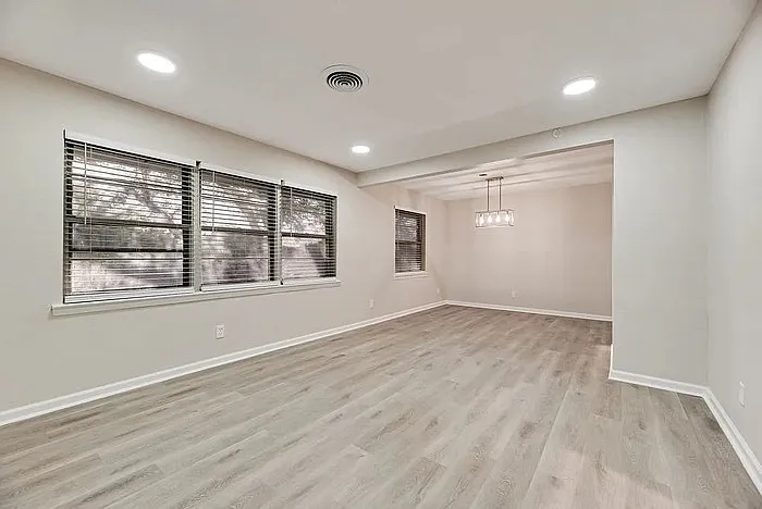 5 bed, 3.0 bath, 3016 sqft, $3,000 — Photo 4