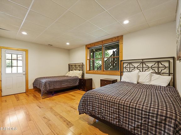 50th image of 430 Sugar Cove Way