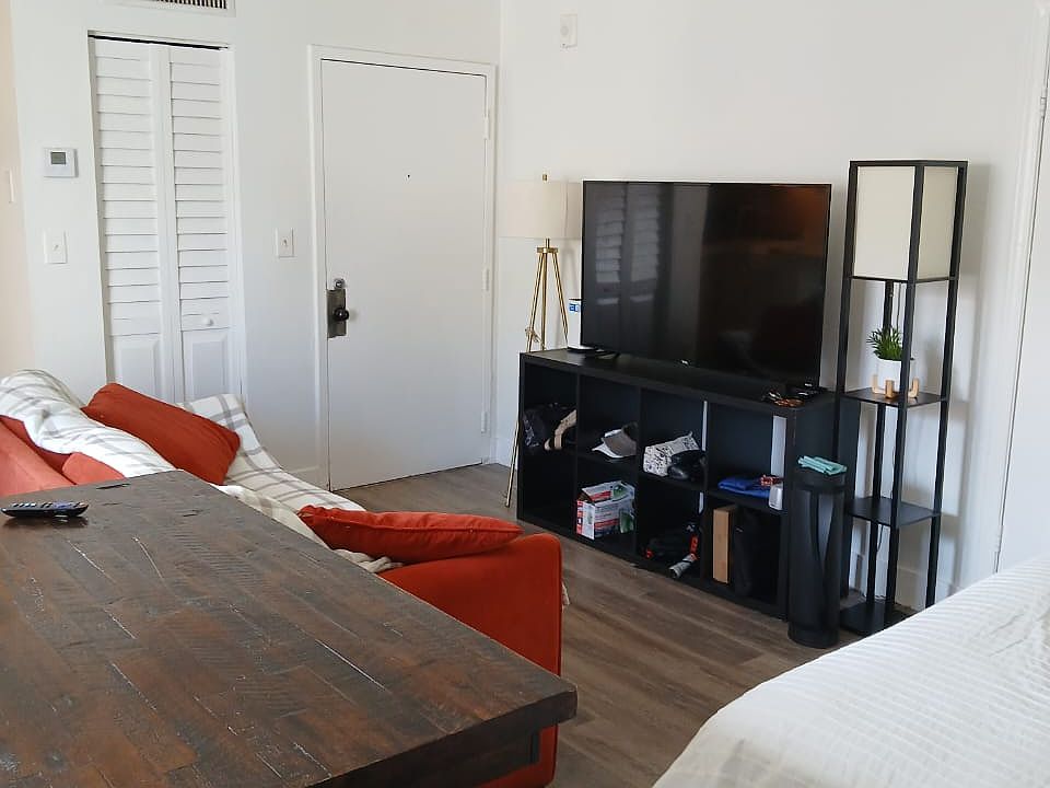 1st image of 619 Euclid Ave APT 2C