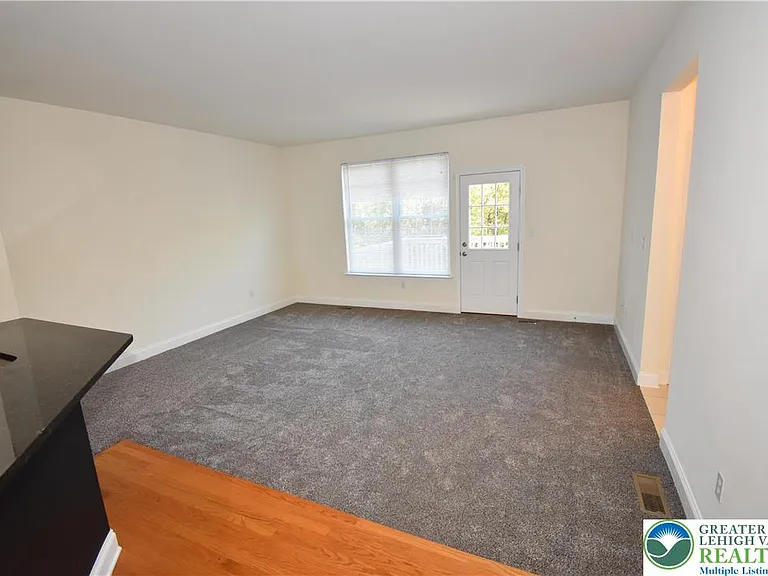 107 Highlands Blvd — Photo 6