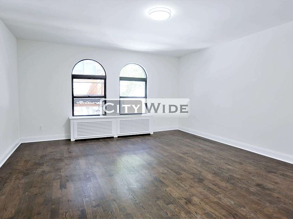 1st image of 146 E 46th St Ste 2R
