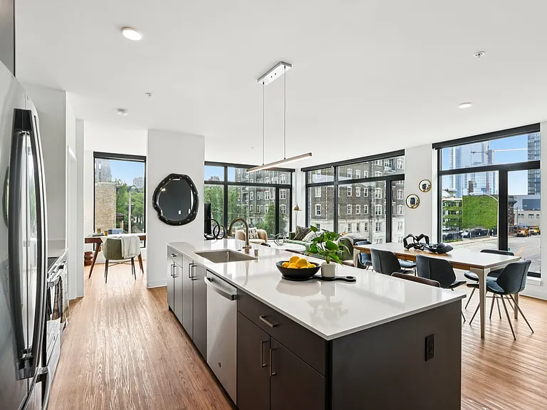 Capricorn 2 bed, 2 bath + den