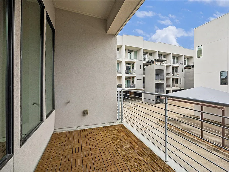 2401 Crawford St #C4B — Photo 10