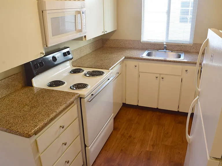 Coolidge Fourplex — Photo 12