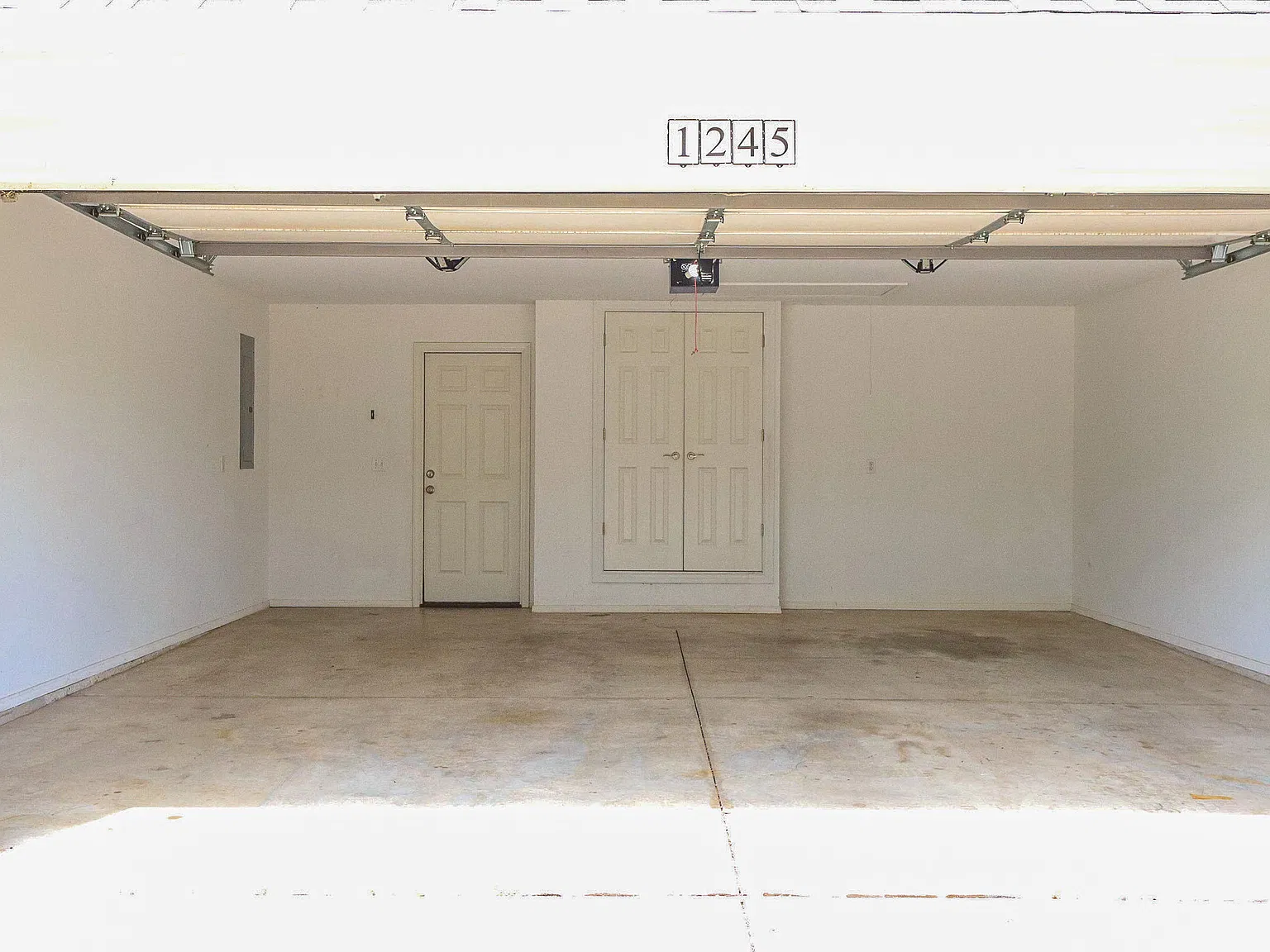 2 bed, 1600 sqft, $1,500 — Photo 2