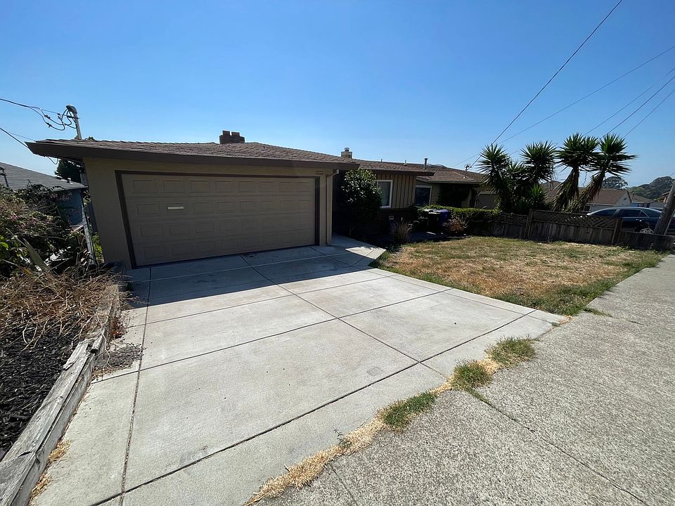 2nd image of 5844 Arlington Blvd