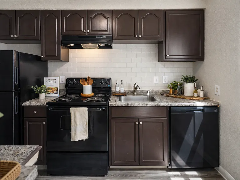 Pacific Walk Townhomes - Your New Oasis — Photo 6